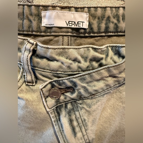 Distressed Vervet Blue Boyfriends Woman’s  Jeans,Sz 28, Asymmetrical Waist - Picture 2 of 8